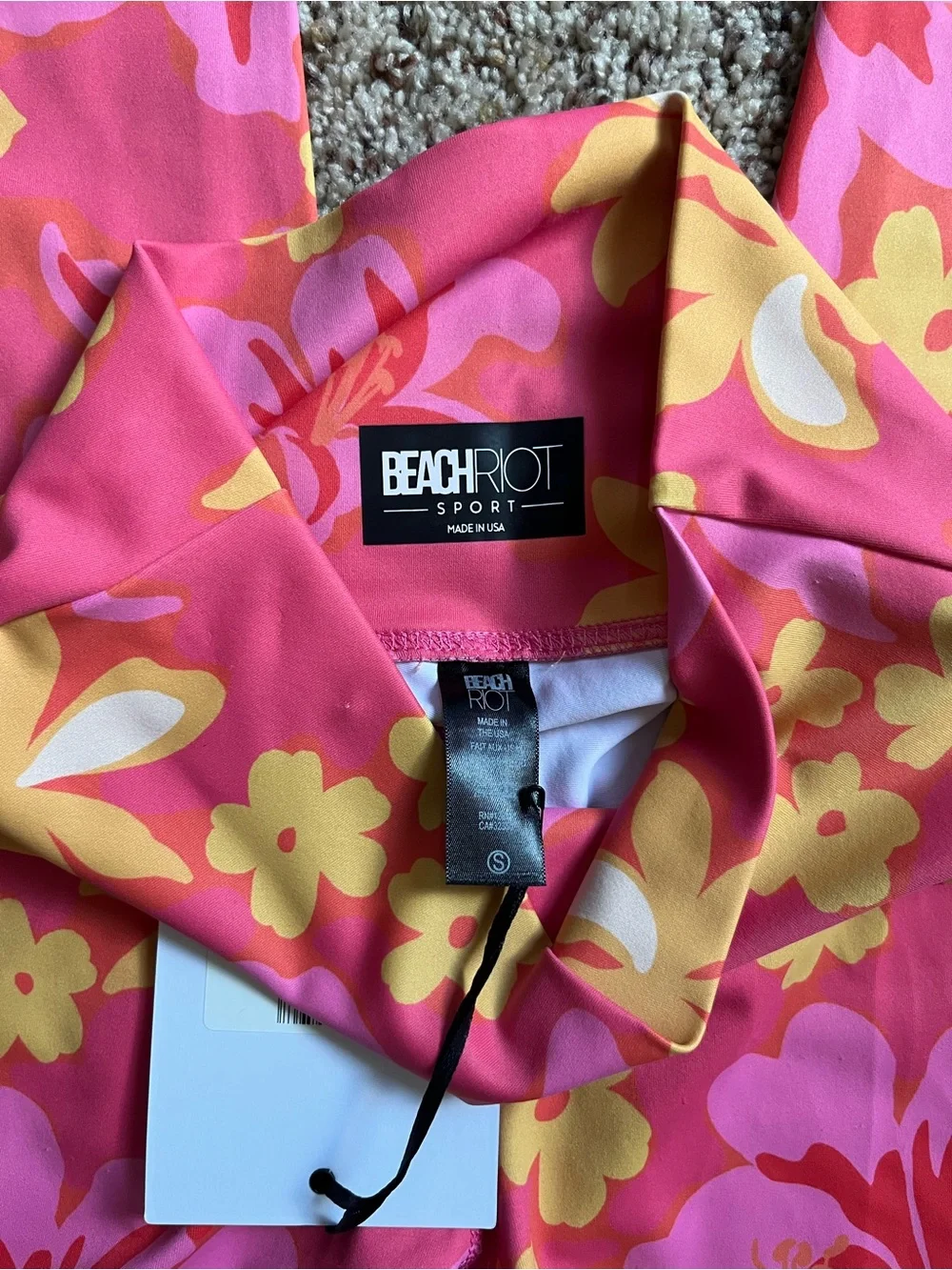Beach Riot neck crop